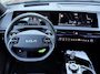 Kia EV6 GT AWD 77.4 kWh 585 pk / SOH 100% /Fabrieksgarantie tot 4-2031 / Dealer onderhouden / Meridian Audio / Elektrisch Glazen- Schuif- en Kanteldak / Warmtepomp / Camera 360° / Navi / Apple Carplay Android / 21" LM wielen / HUD / Sport & Kuipstoelen / CCS Snelladen / Elektr. Achterklep / Stoel Verwarming / Stuurwiel Verwarming / Achterbank Verwarming / DAB /