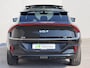 Kia EV6 GT AWD 77.4 kWh 585 pk / SOH 100% /Fabrieksgarantie tot 4-2031 / Dealer onderhouden / Meridian Audio / Warmtepomp / Camera 360° / Navi / Apple Carplay Android / 21" LM wielen / HUD / Sport & Kuipstoelen / CCS Snelladen / Elektr. Achterklep / Stoel Verwarming / Stuurwiel Verwarming / Achterbank Verwarming / DAB /