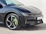 Kia EV6 GT AWD 77.4 kWh 585 pk / SOH 100% /Fabrieksgarantie tot 4-2031 / Dealer onderhouden / Meridian Audio / Warmtepomp / Camera 360° / Navi / Apple Carplay Android / 21" LM wielen / HUD / Sport & Kuipstoelen / CCS Snelladen / Elektr. Achterklep / Stoel Verwarming / Stuurwiel Verwarming / Achterbank Verwarming / DAB /