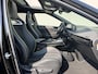 Kia EV6 GT AWD 77.4 kWh 585 pk / SOH 100% /Fabrieksgarantie tot 4-2031 / Dealer onderhouden / Meridian Audio / Warmtepomp / Camera 360° / Navi / Apple Carplay Android / 21" LM wielen / HUD / Sport & Kuipstoelen / CCS Snelladen / Elektr. Achterklep / Stoel Verwarming / Stuurwiel Verwarming / Achterbank Verwarming / DAB /