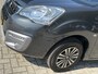 Peugeot Partner Tepee 110 Pk Benzine Style uitvoering * Airco * Trekhaak * Cruise Control * 5-Persoons * Parkeersensoren * Vingerhoets; Vierde Generatie Eersteklas Service. Al meer dan 100 jaar een begrip in de Brabantse Kempen