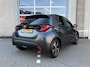 Toyota Yaris 1.5 Hybrid 115 Dynamic Comfort Pack|Parkeersensoren|Camera|Apple CarPlay/Android Auto|Dodehoeksensor|Stoelverw.