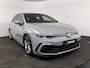 Volkswagen Golf 1.5 TSI R-Line Business+ | Achteruitrijcamera | Navigatie | Stoelverwarming | Apple CarPlay / Android Auto |
