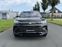 Volkswagen Tiguan 1.5 eHybrid R-Line | Trekhaak | IQ LED | Sportstoelen | Massage | Apple CarPlay/Android Auto | 360 Camera | Black Pack | HUD | 5 Jaar garantie* | Discover Pro Max | Winterpack | DAB | Adaptieve Cruise Control |