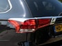 Mitsubishi Outlander 2.0 PHEV Executive Edition - STOEL VERW - PARK CAMERA - DVD - CRUISE / CLIMATE CONTR !