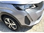Peugeot 5008 Benzine 130 Pk ** Automaat ** Luxe GT * 7-Persoons * * Adaptive Cruise Control * Navigatie af fabriek + Apple Carplay / Android Auto * Stoelverwarming * 1/2 Lederen interieur * Achteruitrij Camera * Climate Control * Full Led Verlichting * Dod Vingerhoets; Vierde Generatie Eersteklas Service. Al meer dan 100 jaar een begrip in de Brabantse Kempen