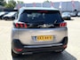 Peugeot 5008 Benzine 130 Pk ** Automaat ** Luxe GT * 7-Persoons * * Adaptive Cruise Control * Navigatie af fabriek + Apple Carplay / Android Auto * Stoelverwarming * 1/2 Lederen interieur * Achteruitrij Camera * Climate Control * Full Led Verlichting * Dod Vingerhoets; Vierde Generatie Eersteklas Service. Al meer dan 100 jaar een begrip in de Brabantse Kempen