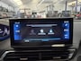 Peugeot 5008 Benzine 130 Pk ** Automaat ** Luxe GT * 7-Persoons * * Adaptive Cruise Control * Navigatie af fabriek + Apple Carplay / Android Auto * Stoelverwarming * 1/2 Lederen interieur * Achteruitrij Camera * Climate Control * Full Led Verlichting * Dod Vingerhoets; Vierde Generatie Eersteklas Service. Al meer dan 100 jaar een begrip in de Brabantse Kempen