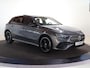 Mercedes-Benz A-klasse 250e Business Solution AMG | Panoramaschuifdak | Premium Plus | Head-up display | Dodehoekassistent |