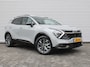 Kia Sportage 1.6 T-GDi Hybrid Dark Edition | Stuur-/stoelverwarming v+a | Camera | Elek. stoelverstelling | 18" LM | Cruise adapt. | Navi | Clima | Half leer/suède |