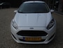 Ford Fiesta 1.0 Style Ultimate dealer onderhouden wordt afgeleverd met nieuwe apk