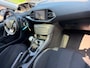 Peugeot 308 SW 1.2 PureTech Style van 2de Eig met panoramadak en trekhaak en navigatie en bluetooth telefoon en airco