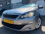 Peugeot 308 SW 1.2 PureTech Style van 2de Eig met panoramadak en trekhaak en navigatie en bluetooth telefoon en airco