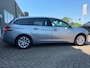 Peugeot 308 SW 1.2 PureTech Style van 2de Eig met panoramadak en trekhaak en navigatie en bluetooth telefoon en airco