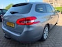 Peugeot 308 SW 1.2 PureTech Style van 2de Eig met panoramadak en trekhaak en navigatie en bluetooth telefoon en airco
