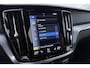 Volvo V60 B3 Momentum | Trekhaak | 19 Inch | Getint Glas | ACC | BLIS | Camera | Stoel+Stuurverwarming
