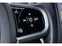 Volvo V60 B3 Momentum | Trekhaak | 19 Inch | Getint Glas | ACC | BLIS | Camera | Stoel+Stuurverwarming