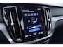 Volvo V60 B3 Momentum | Trekhaak | 19 Inch | Getint Glas | ACC | BLIS | Camera | Stoel+Stuurverwarming