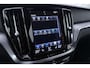 Volvo V60 B3 Momentum | Trekhaak | 19 Inch | Getint Glas | ACC | BLIS | Camera | Stoel+Stuurverwarming