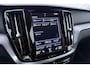 Volvo V60 B3 Momentum | Trekhaak | 19 Inch | Getint Glas | ACC | BLIS | Camera | Stoel+Stuurverwarming