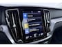 Volvo V60 B3 Momentum | Trekhaak | 19 Inch | Getint Glas | ACC | BLIS | Camera | Stoel+Stuurverwarming