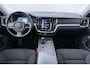 Volvo V60 B3 Momentum | Trekhaak | 19 Inch | Getint Glas | ACC | BLIS | Camera | Stoel+Stuurverwarming