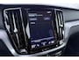 Volvo V60 B3 Momentum | Trekhaak | 19 Inch | Getint Glas | ACC | BLIS | Camera | Stoel+Stuurverwarming