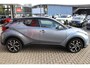 Toyota C-HR / C-HR+ 1.8 Hybrid First Edition BI-TONE TREKHAAK JBL-AUDIO NAVI STOELVERW PARK-SENSOREN 18' LM-VELGEN NL-AUTO 1E-EIG