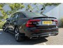 Volvo S60 2.0 T4 R-Design | Achteruitrijcamera | Parkeersensoren | Panoramadak | Stoelverwarming voor en achter | Parkeerverwarming | Cruise Control Adaptief | BLIS | Navigatie | Apple Carplay | Android Auto