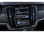 Volvo V90 2.0 T8 Plug-in Hybrid AWD Ultra Dark | PHEV | Trekhaak | Luchtvering | Bowers Wilkins | Nappaleder | Stoelventilatie | Stoelmassage | 360 Graden Camera | Panoramadak | Head-up Display | Gelamineerd Glas | Keyless Entry | Elektrische Achterklep | Elektrisch Verstelbare Voorstoelen | Apple Carplay | Android Auto