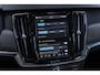 Volvo V90 2.0 T8 Plug-in Hybrid AWD Ultra Dark | PHEV | Trekhaak | Luchtvering | Bowers Wilkins | Nappaleder | Stoelventilatie | Stoelmassage | 360 Graden Camera | Panoramadak | Head-up Display | Gelamineerd Glas | Keyless Entry | Elektrische Achterklep | Elektrisch Verstelbare Voorstoelen | Apple Carplay | Android Auto