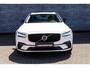 Volvo V90 2.0 T8 Plug-in Hybrid AWD Ultra Dark | PHEV | Trekhaak | Luchtvering | Bowers Wilkins | Nappaleder | Stoelventilatie | Stoelmassage | 360 Graden Camera | Panoramadak | Head-up Display | Gelamineerd Glas | Keyless Entry | Elektrische Achterklep | Elektrisch Verstelbare Voorstoelen | Apple Carplay | Android Auto