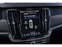 Volvo V90 2.0 T8 Plug-in Hybrid AWD Ultra Dark | PHEV | Trekhaak | Luchtvering | Bowers Wilkins | Nappaleder | Stoelventilatie | Stoelmassage | 360 Graden Camera | Panoramadak | Head-up Display | Gelamineerd Glas | Keyless Entry | Elektrische Achterklep | Elektrisch Verstelbare Voorstoelen | Apple Carplay | Android Auto