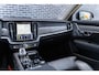 Volvo V90 2.0 T8 Plug-in Hybrid AWD Ultra Dark | PHEV | Trekhaak | Luchtvering | Bowers Wilkins | Nappaleder | Stoelventilatie | Stoelmassage | 360 Graden Camera | Panoramadak | Head-up Display | Gelamineerd Glas | Keyless Entry | Elektrische Achterklep | Elektrisch Verstelbare Voorstoelen | Apple Carplay | Android Auto