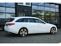 Mercedes-Benz C-klasse Estate 300 e Luxury Line | Massage | Trekhaak | Memory | 360° | Sfeer | Carplay | Dealer Onderhouden