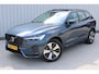 Volvo XC60 2.0 T6 Plug-in hybrid AWD Plus Dark | Incl. 12 maanden garantie | Schuif/kantel dak | Elektrisch verstelbare stoelen met memory | Achteruitrijcamera | Keyless entry/start | Adaptive cruise | Elektrische kofferbakklep | Climate controle | Virtual Cockpit |