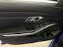 BMW 3-Serie 330e M-Sport Portimao Blue | Virtual | Sfeer | Camera | Trekhaak | Carplay | Cruise | NAP