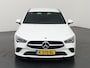 Mercedes-Benz CLA 180 | Widescreen | Achteruitrijcamera | Handgeschakeld | Lichtmetalen velgen | MBUX |