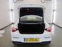 Mercedes-Benz CLA 180 | Widescreen | Achteruitrijcamera | Handgeschakeld | Lichtmetalen velgen | MBUX |