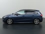 Mercedes-Benz B-klasse 200 Business Solution AMG | Trekhaak | Getint glas | Widescreen | Stoelverwarming | Achteruitrijcamera |