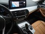 BMW 5-Serie Touring 530e | LED Grille | Leder | Camera | Dodehoek | Sfeerlicht | Cruise | Carplay
