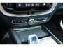 Volvo XC60 2.0 T6 Plug-in hybrid AWD Plus Dark | Head-up display | Google services | Rondomzicht camera | Panoramadak | Harman/Kardon premium audio | Semi elektrische trekhaak | Standkachel | Geheugenfunctie stoelen voorzijde