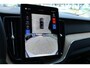 Volvo XC60 2.0 T6 Plug-in hybrid AWD Plus Dark | Head-up display | Google services | Rondomzicht camera | Panoramadak | Harman/Kardon premium audio | Semi elektrische trekhaak | Standkachel | Geheugenfunctie stoelen voorzijde
