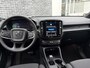 Volvo EX40 Single Motor Plus Europe 70 kWh | Adaptieve cruise control | Harman Kardon Audio | 360 camera | Elektrisch verstelbare stoelen | 19" velgen | Stoelverwarming | Stuurwielverwarming | Warmtepomp | Getint glas