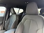 Volvo EX40 Single Motor Plus Europe 70 kWh | Adaptieve cruise control | Harman Kardon Audio | 360 camera | Elektrisch verstelbare stoelen | 19" velgen | Stoelverwarming | Stuurwielverwarming | Warmtepomp | Getint glas