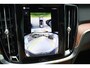 Volvo V60 2.0 T8 Plug-in hybrid AWD Plus Bright | Styling Kit | 20" | Trekhaak | Plaatje!! |