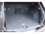 Volvo XC40 T4 Recharge Inscription | Lederen stoelen | Semi elektrische trekhaak | Elektrisch bedienbare achterklep | Bestuurdersstoel met geheugenfunctie | Cruise Control | Rondomzicht camera | DAB Radio