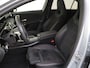 Mercedes-Benz A-klasse 180 AMG Line / Stoelverwarming / Achteruitrijcamera / Panorama-schuifdak /  Night-Pakket /