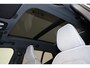 Volvo EX40 Performance Ultra 82 kWh - Panorama/schuifdak - IntelliSafe Assist & Surround - 360º Camera - Harman/Kardon audio - Verwarmde voorstoelen, stuur & achterbank - Parkeersensoren voor & achter - Elektr. bedienb. voorstoelen met geheugen links - Draadloze tel. lader - Warmtepomp - Extra getint glas - Elektr. inklapbare trekhaak - 20' LMV