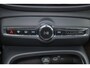 Volvo EX40 Performance Ultra 82 kWh - Panorama/schuifdak - IntelliSafe Assist & Surround - 360º Camera - Harman/Kardon audio - Verwarmde voorstoelen, stuur & achterbank - Parkeersensoren voor & achter - Elektr. bedienb. voorstoelen met geheugen links - Draadloze tel. lader - Warmtepomp - Extra getint glas - Elektr. inklapbare trekhaak - 20' LMV